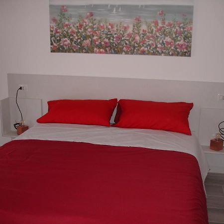 Le Gemelle Apartment Bari Bagian luar foto