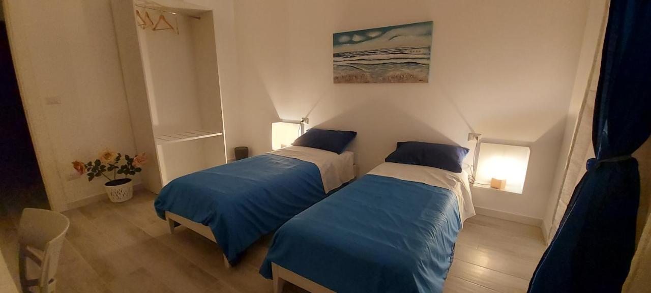Le Gemelle Apartment Bari Bagian luar foto