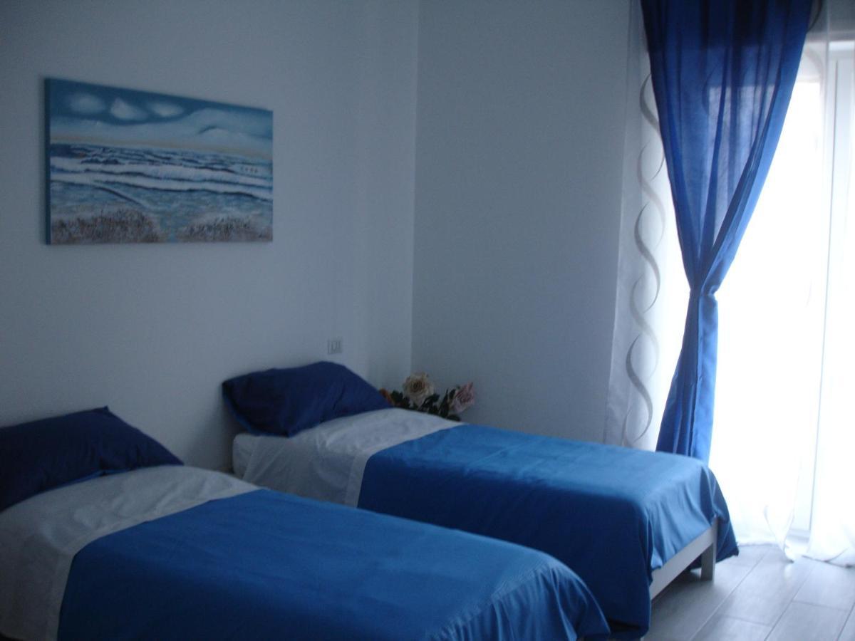 Le Gemelle Apartment Bari Bagian luar foto