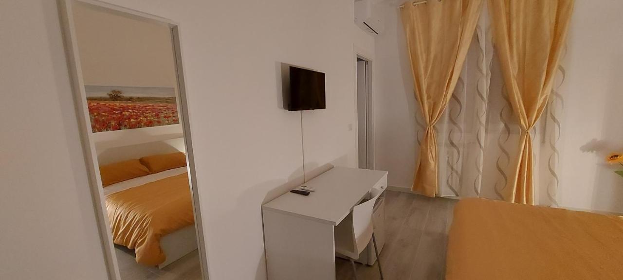 Le Gemelle Apartment Bari Bagian luar foto