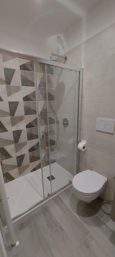 Le Gemelle Apartment Bari Bagian luar foto